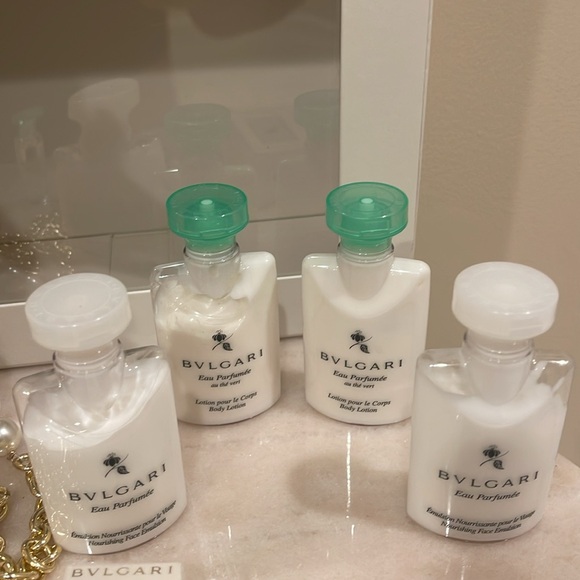 Bvlgari metallic gold drawstring cosmetics bag to crossbody - Picture 13 of 17